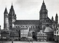 Ansicht des Doms vom Markt um 1930